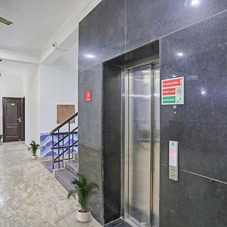 Hotel Townhouse The Premier View Near Iskcon Temple Noida Extérieur photo